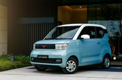 女士迷你燃油车5万以内,时尚、省油、好操控，轻松驾驭都市生活”